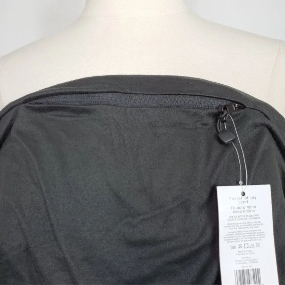 Beyond Yoga Black Soft Pocket Infinity Scarf With Zipper Pocket NEW NWT - Picture 3 of 6